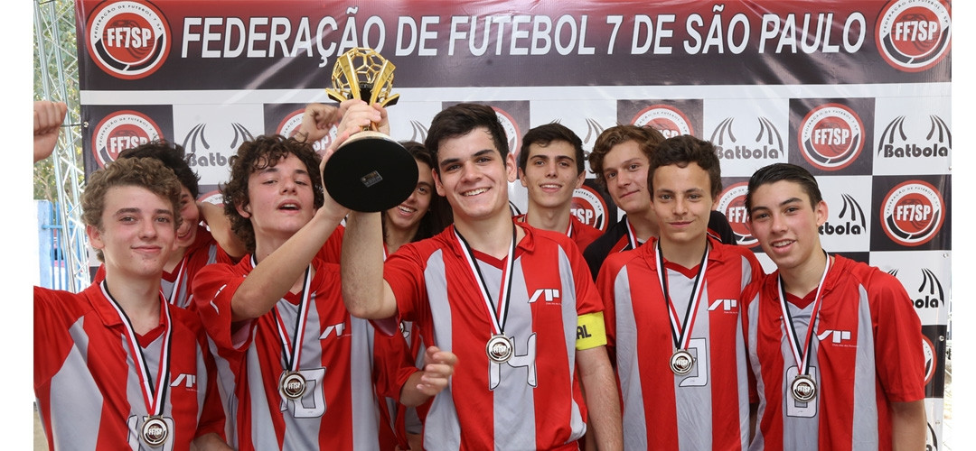 NO DETALHE !!! ALTO DE PINHEIROS GARANTE O TíTULO NA OURO DO SUB 17